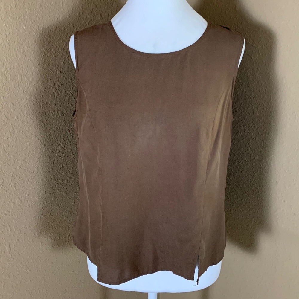 Petite Sophisticate Brown Sleeveless Round-Neck Shell Top